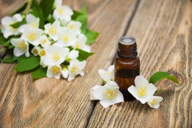 jasmine essential oils for happiness