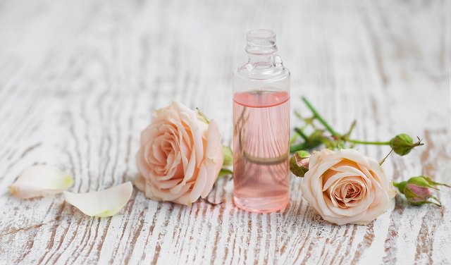 rose aromatherapy oil for happiness